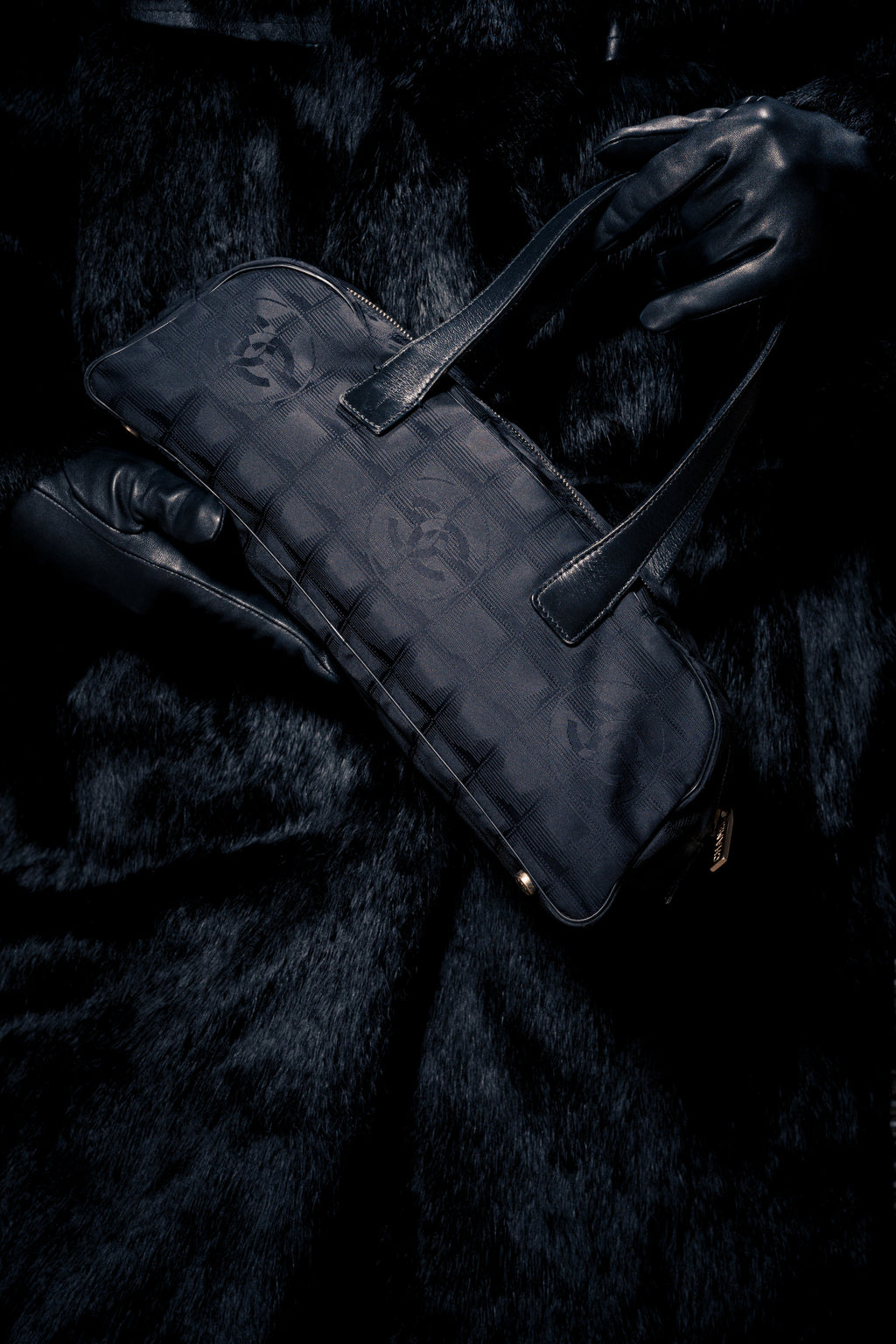 CHANEL CC leather-trimmed jacquard shoulder bag