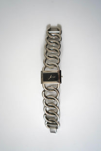 Interlocked circles watch