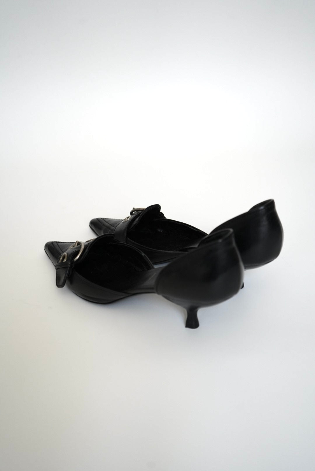 Buckle-detail leather mules (Size 41)