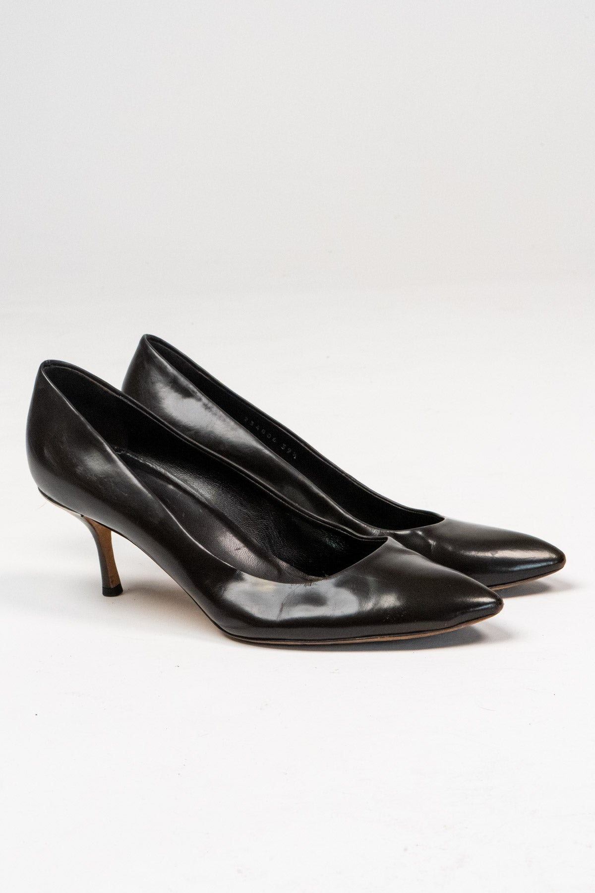 GUCCI Interlocking G embellished leather pumps (Size 39.5)