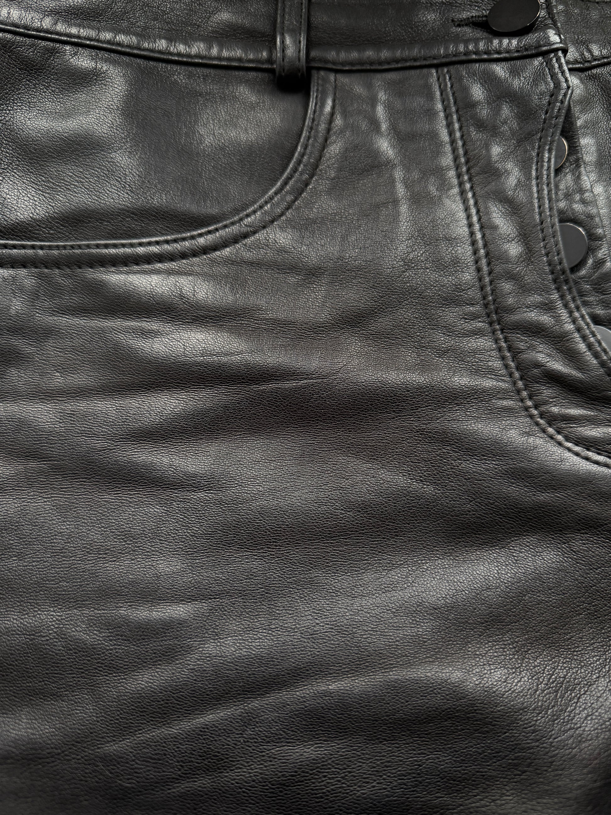Low-rise leather hot pants
