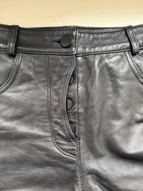 Low-rise leather hot pants