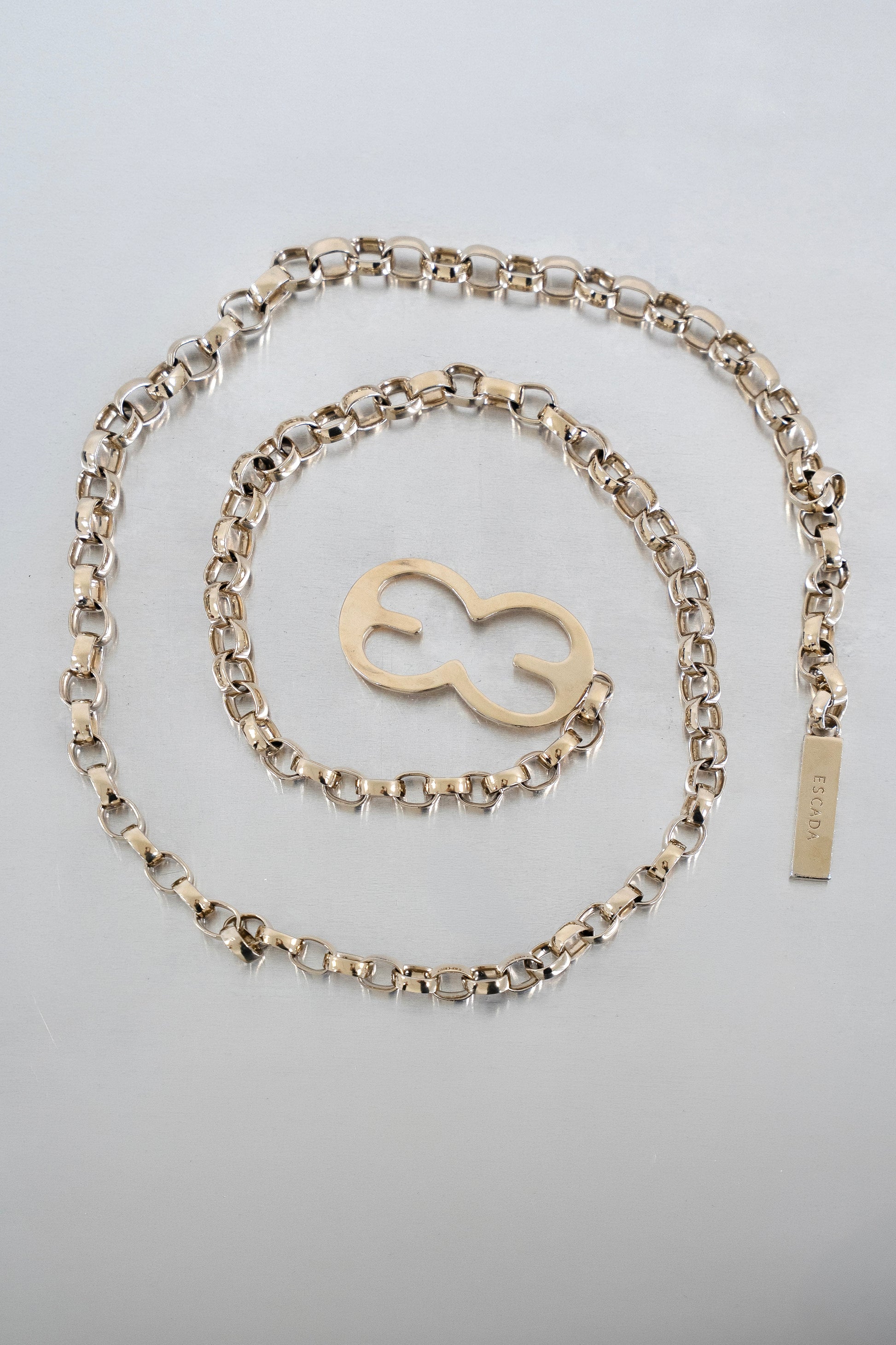 Logo chain belt