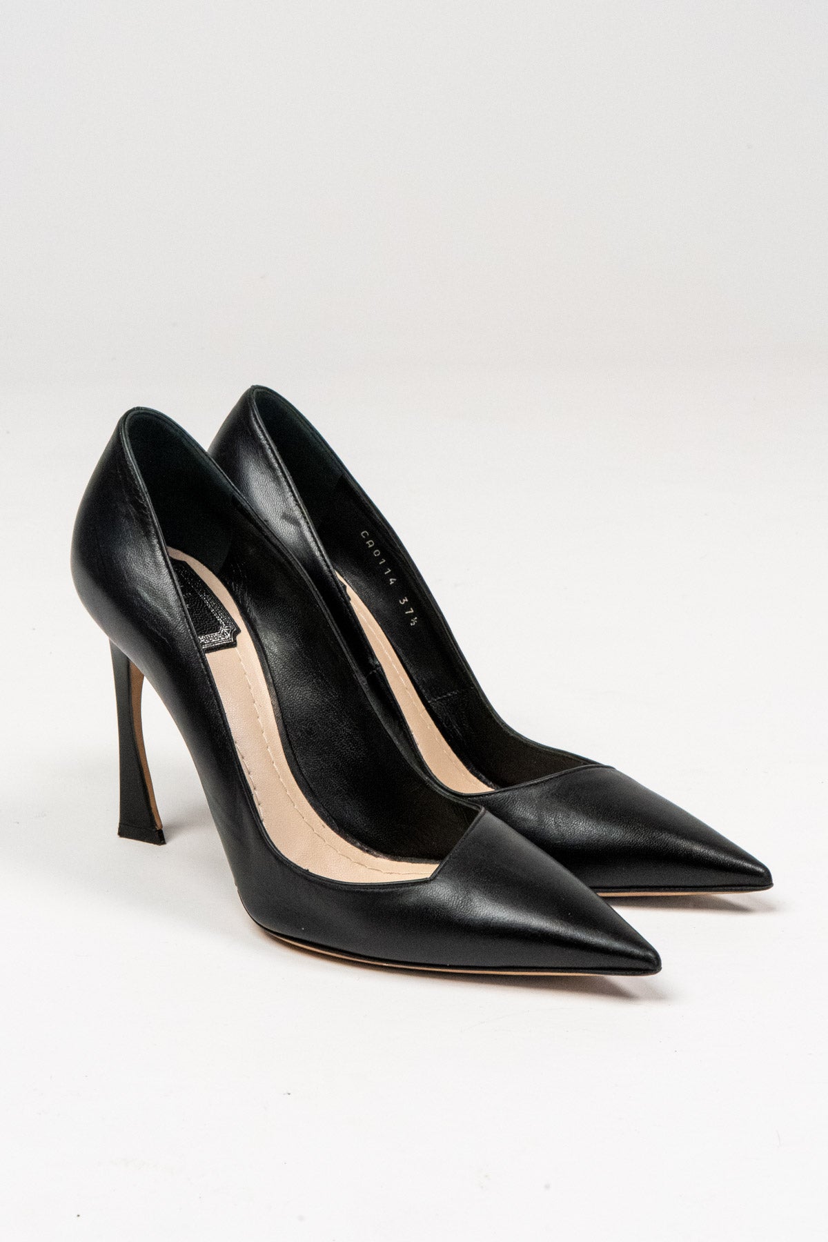 Asymmetric leather pumps (Size 37.5)