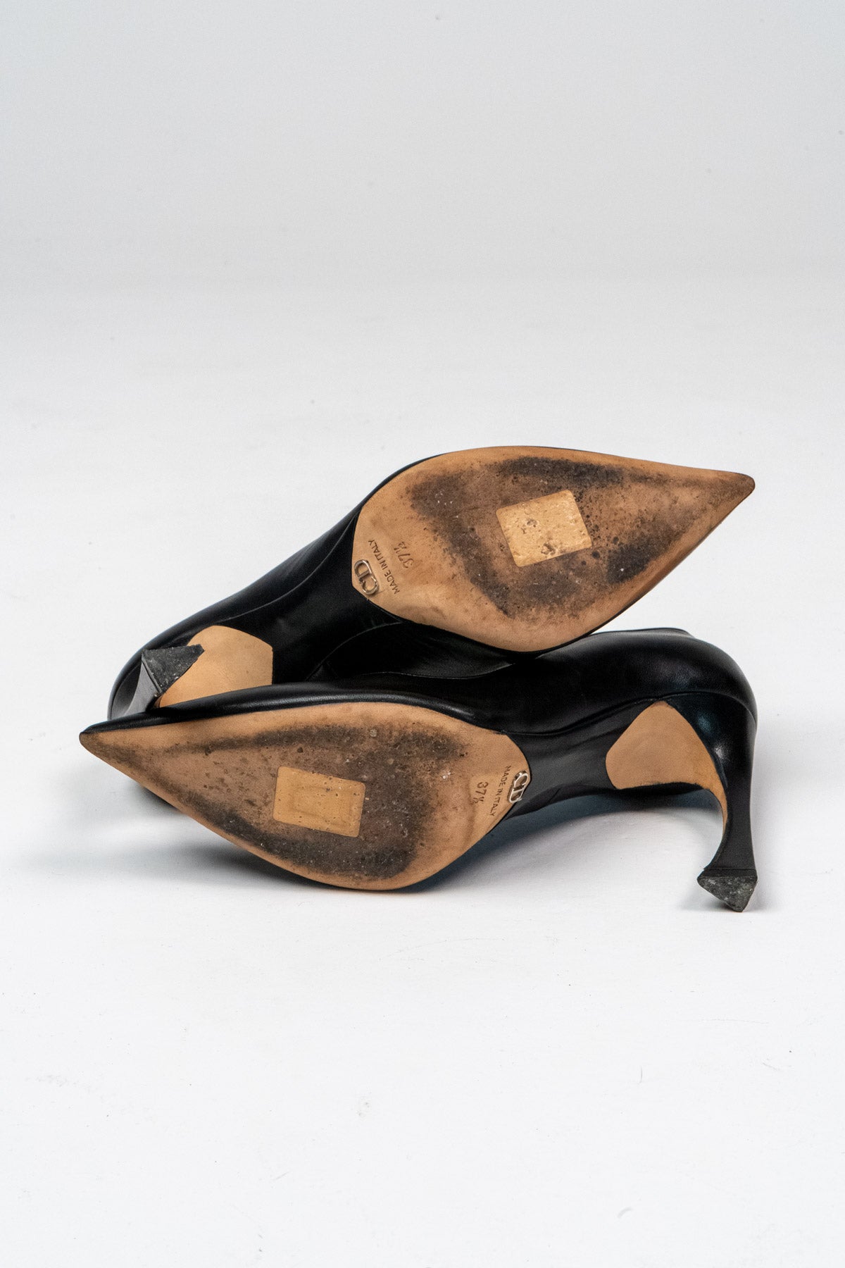 Asymmetric leather pumps (Size 37.5)