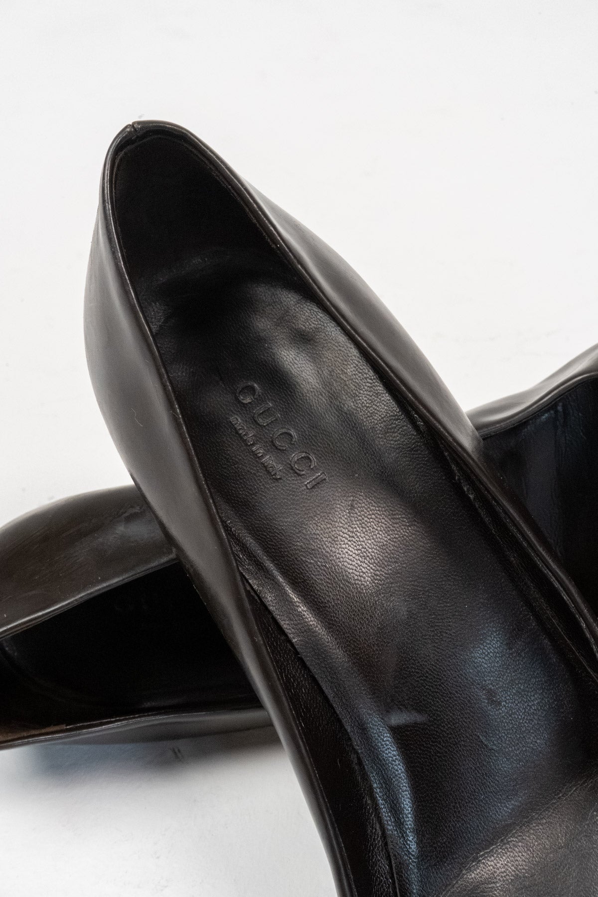 Gucci Interlocking G embellished leather pumps (Size 39.5)