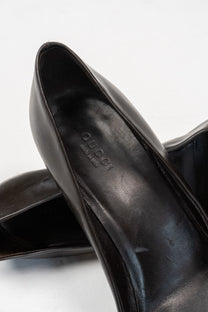 Gucci Interlocking G embellished leather pumps (Size 39.5)