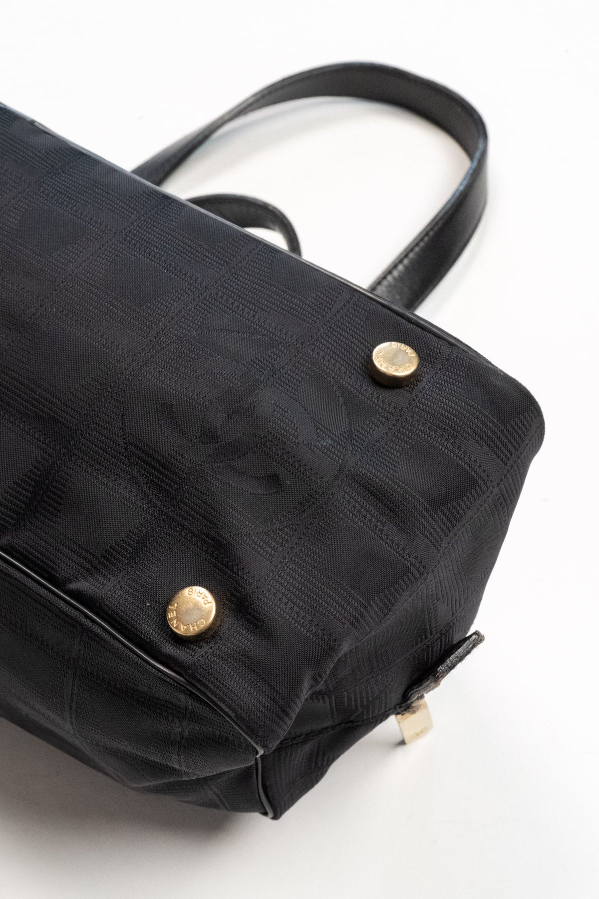 CC leather-trimmed jacquard shoulder bag