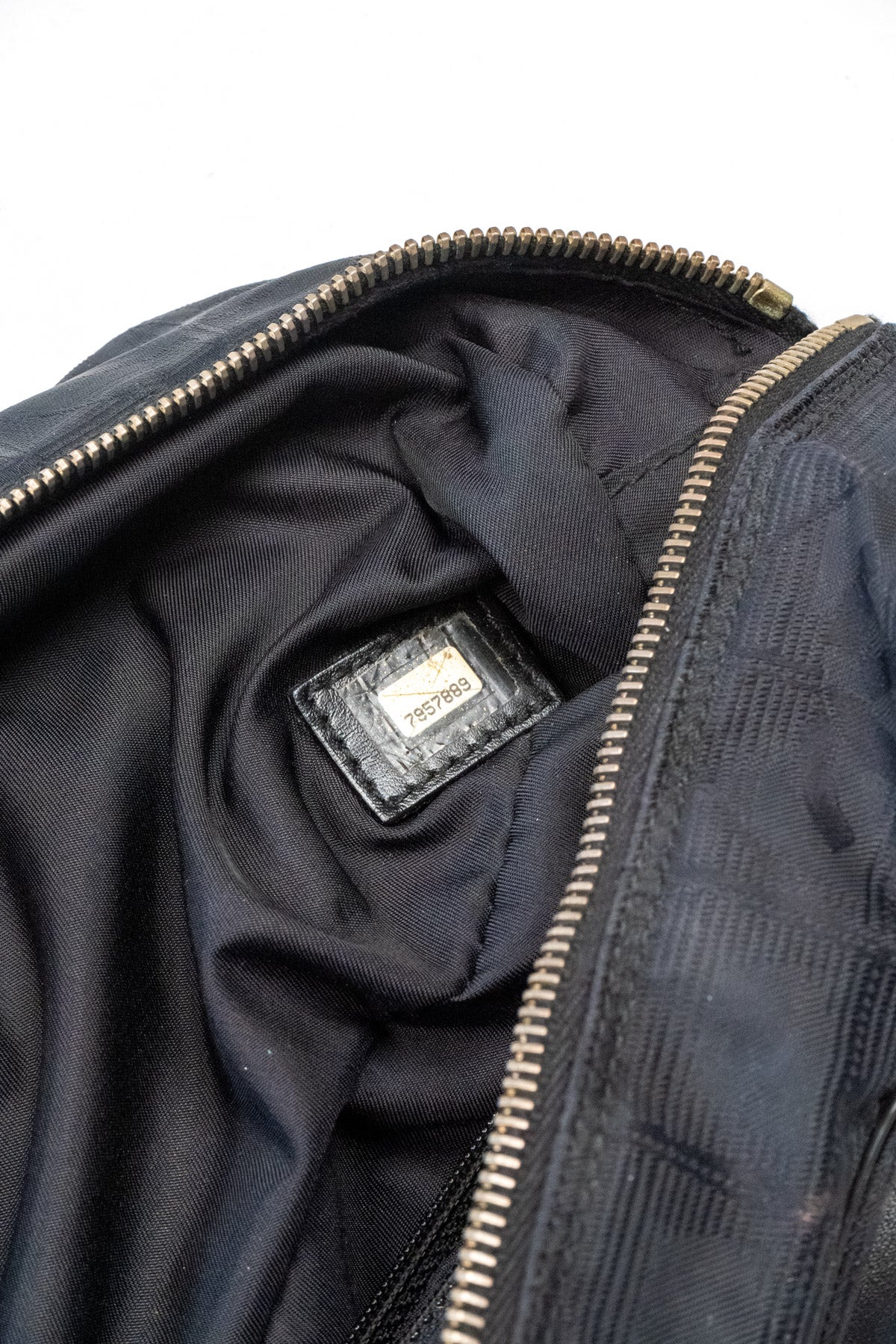 CC leather-trimmed jacquard shoulder bag